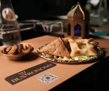 Bustronomy Dubai: Ramadan Iftar & City Tour Experience